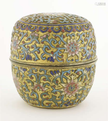 清十八世纪 铜鎏金錾胎填珐琅鼓式盒