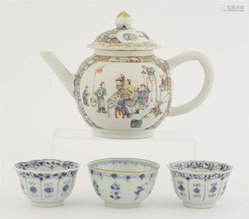 A Chinese export teapot and cover