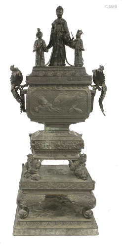 A large Japanese bronze koro