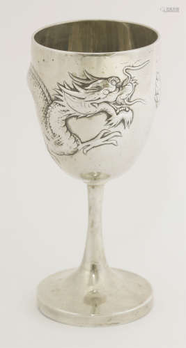 二十世纪初 香港宏兴银锤鍱龙纹高足杯 《宝生》《WH90》模款
