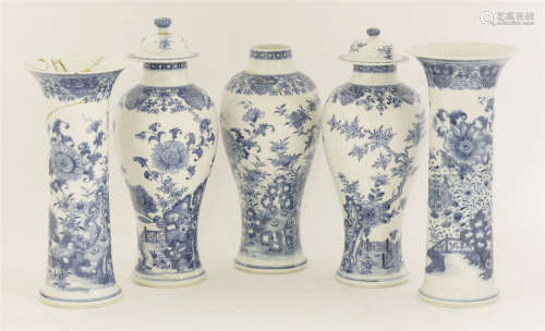 A blue and white export garniture
