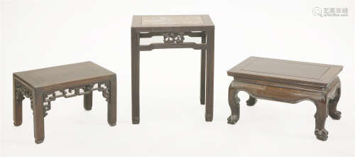 清十九世纪中期 硬木方几 一组三件