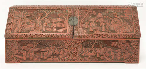 清十九世纪 剔红雕漆缠枝莲纹开光人物故事图文具盒