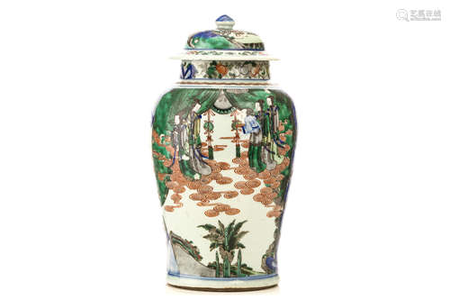 明末清初   五彩人物罐                                                                                                                                         A CHINESE FAMILLE VERTE FIGURATIVE JAR AND COVER.