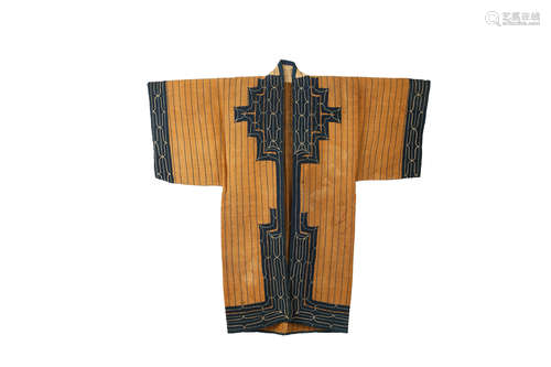 アイヌ厚司、１９・２０世纪                                                                                                                                        A RARE JAPANESE AINU ROBE, ATTUSHI.