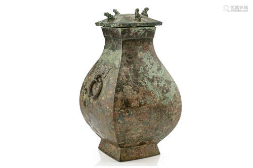 战国/汉   青铜方壶                                                                                                                                              A CHINESE BRONZE RITUAL WINE VESSEL AND COVER, FANGHU.