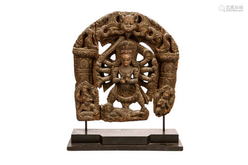 木雕大黑天神像                                                                                                                                               A WOOD CARVING OF MAHAKALA.