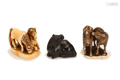 根付三点、１９世纪                                                                                                                                      THREE JAPANESE NETSUKE.