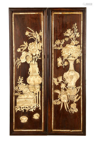 清   木板镶骨挂板一对                                                                                                                                             A PAIR OF CHINESE TREASURES BONE INLAID WOOD PANELS.