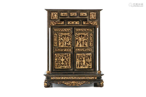 20世纪早期    漆金黑地木雕佛龛                                                                                                                                            A CHINESE DOCUMENTARY GILT DECORATED BLACK LACQUERED BUDDHIST SHRINE.