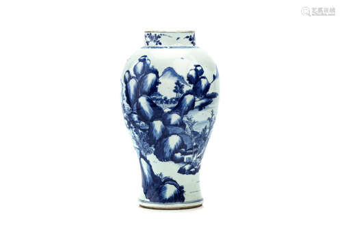 清18世纪   青花瓶                                                                                                                                               A CHINESE BLUE AND WHITE BALUSTER-FORM VASE.