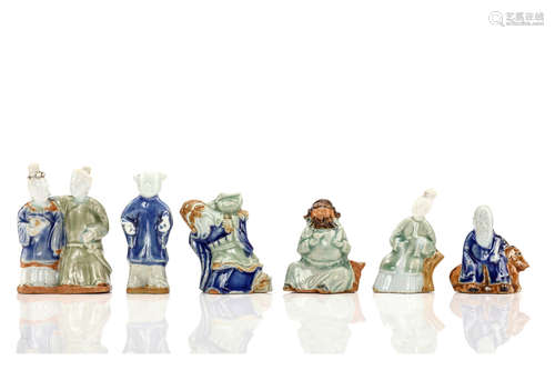 清约1750   瓷塑人物六件 SIX CHINESE PORCELAIN FIGURES.