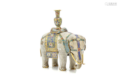 清18世纪   铜胎掐丝珐琅「太平有象」烛台                                                                                                                                  A CHINESE CLOISONNÉ ENAMEL ELEPHANT CANDLE STICK.