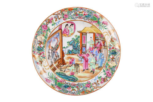 清约1820   广东制雀屏中选图盘                                                                                                                                    A CHINESE CANTON DECORATED ARCHERY PRACTICE DISH.