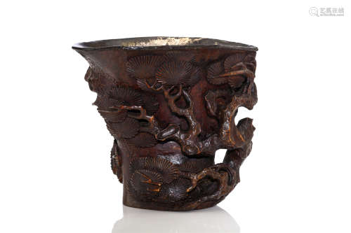 17世纪   竹雕松竹杯                                                                                                                                           A CHINESE CARVED BAMBOO PINE TREE LIBATION CUP.
