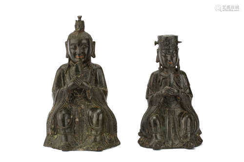 明   人物铜坐像两件                                                                                                                                           TWO CHINESE SEATED BRONZE FIGURES.