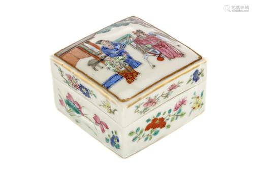 粉彩人物方盖盒                                                                                                                                                A CHINESE FAMILLE ROSE SQUARE BOX AND COVER.