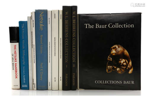 参考书、オークションカタログ                                                                                                                                            A LARGE COLLECTION OF JAPANESE NETSUKE REFERENCE BOOKS AND SALE CATALOGUES.