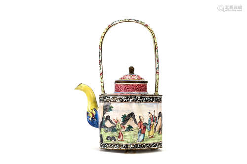 清18世纪   广东铜胎珐琅提壶                                                                                                                                        A CHINESE CANTON ENAMEL WINEPOT AND COVER.