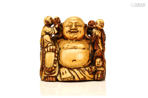 清 18世纪   象牙雕坐佛与童子像                                                                                                                                   A CHINESE GILT IVORY CARVED BUDDHA WITH BOYS