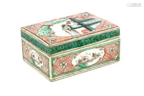 清18/19世纪   粉彩春宫图盒，「邓同兴义」款                                                                                                                         A CHINESE FAMILLE VERTE EROTIC SCENE BOX AND COVER.