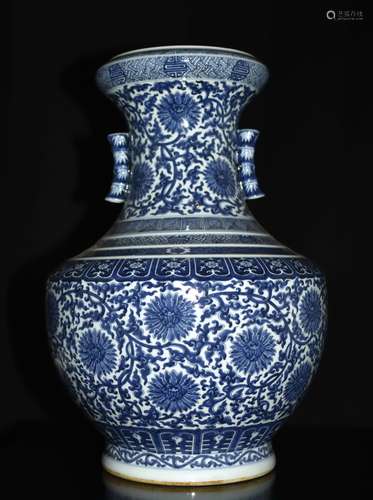 Chinese Blue/White Porcelain Vase