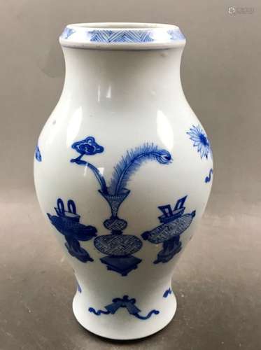 Qing Dynasty Chinese Blue/White Porcelain Vase