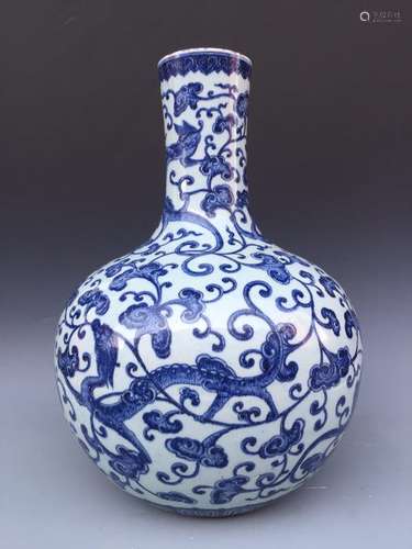 19th C. Chinese Blue/White w/ Lotus Chain Vase