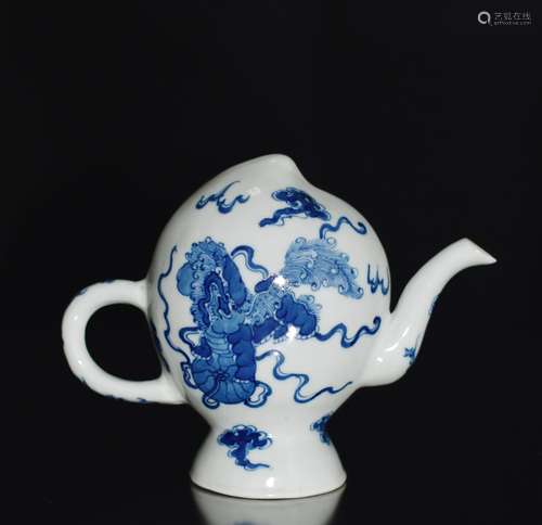 Chinese Blue/White Peach Form Water Dropper