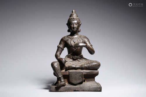 A BRONZE SCULPTURE OF TIBETAN BUDDHA