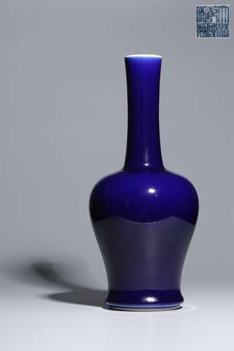 A SACRIFICIAL BLUE-GLAZED VASE