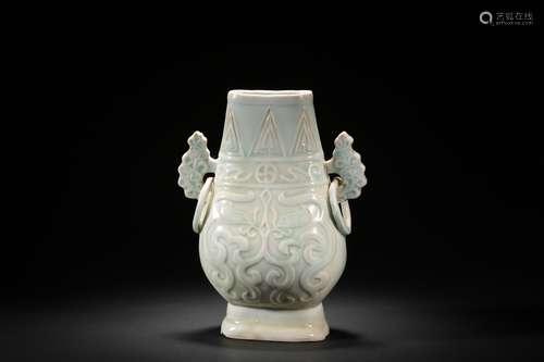 A HU TIAN YAO-GLAZED  PORCELAIN HU FORM VASE