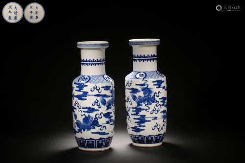 A PAIR OF  BLUE AND WHITE ROULEAU VASE