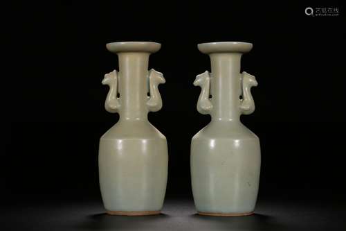 A PAIR OF LONGQUAN CELADON TWIN-PHOENIX MALLET VASE