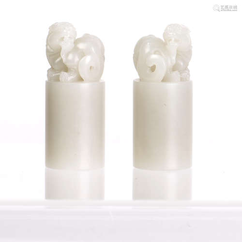 A PAIR OF LION WHITE JADE SEAL