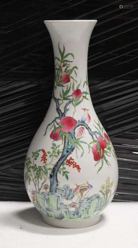 FAMILLE ROSE PORCELAIN VASE