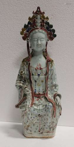 ANTIQUE FAMILLE ROSE PORCELAIN QUANYIN FIGURE