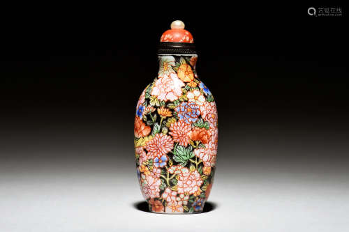 PAINTED GLASS SNUFF BOTTLE 'FLOWERS'