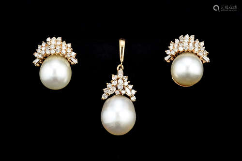 14K YELLOW GOLD MATCHING LIVERBACK EARRING AND PENDANT SET WITH WHITE SOUTH SEA PEARLS AND DIAMONDS