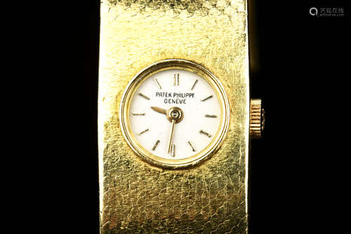 PATEK PHILIPPE 18K GOLD VINTAGE WATCH