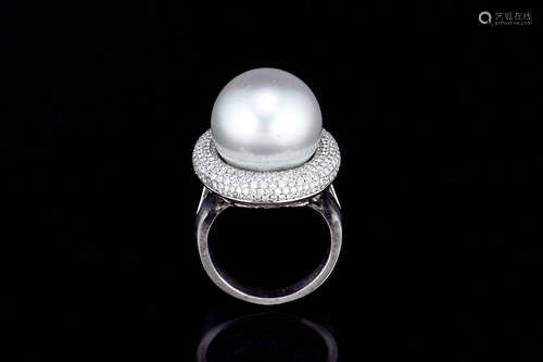 18K WHITE GOLD TAHITIAN PEARL AND DIAMOND RING