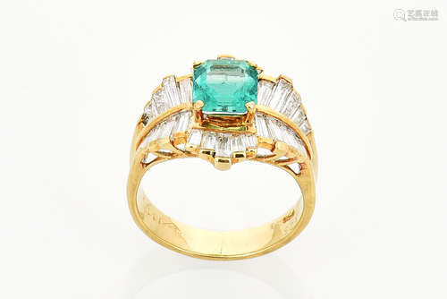 18K YELLOW GOLD 1.25 CT EMERALD AND DIAMOND RING