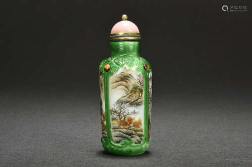 GREEN OVERLAY FAMILLE ROSE SNUFF BOTTLE