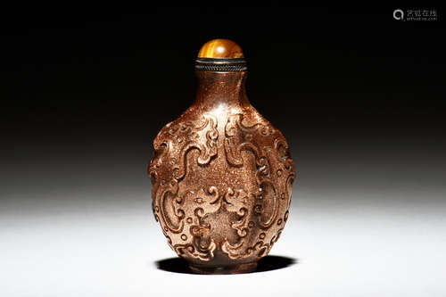 CARVED 'DRAGONS' SNUFF BOTTLE