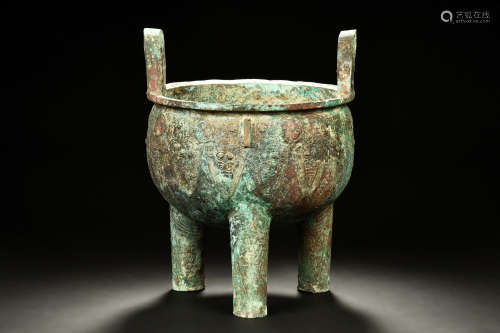 ARCHAIC BRONZE CAST TRIPOD RITUAL WINE VESSEL