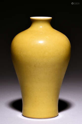 YELLOW GLAZED VASE, MEIPING