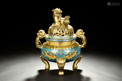 CLOISONNE ENAMELED 'MYTHICAL LIONS' TRIPOD CENSER WITH COVER