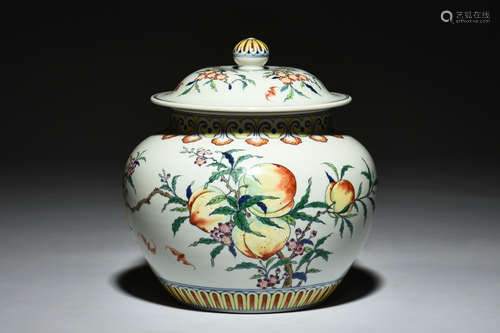 FAMILLE ROSE 'PEACHES' JAR WITH COVER