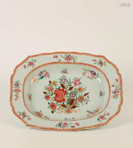 A CHINESE FAMILLE ROSE EXPORT PORCELAIN MEAT PLATE of barbed shape