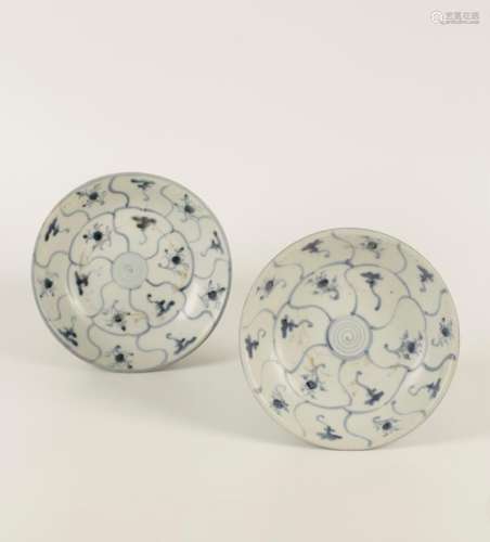 A NEAR PAIR OF CHINESE PORCELAIN LOTUS PATTERN DISHES from the Tek Sing wreck,